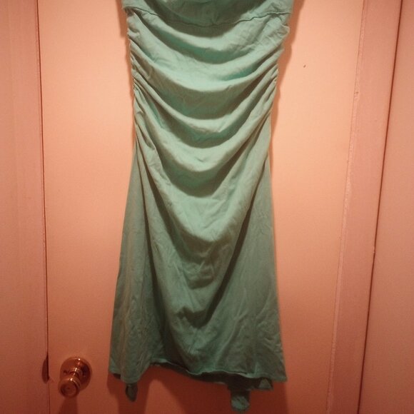 Max Studio halter dress ruched  elastic sides M light turquoise pre owned! - Picture 2 of 8
